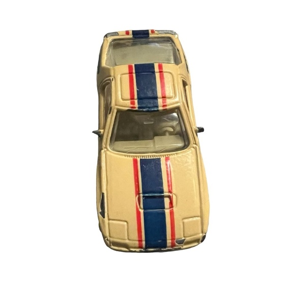 Mercedes and Mazda vintage cars - Picture 2 of 5